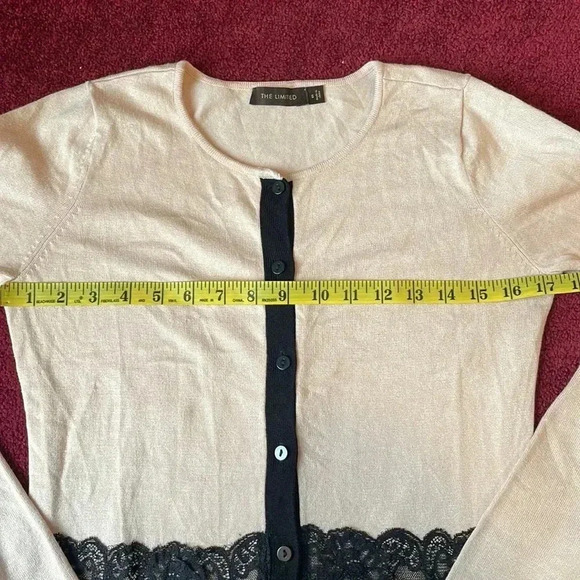 Limited Sweater - Picture 5 of 6